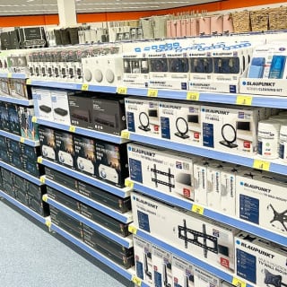 754-bandm-pitsea-store-16