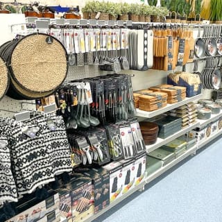 754-bandm-pitsea-store-17