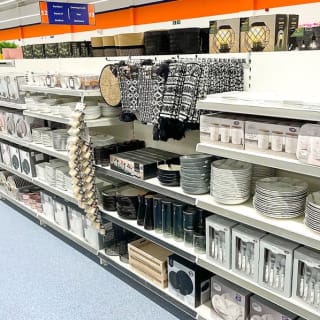 754-bandm-pitsea-store-18