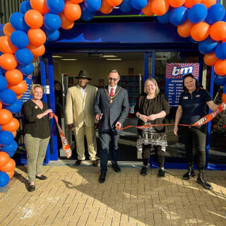 754-bandm-pitsea-store-40