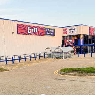 754-bandm-pitsea-store