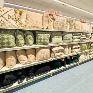 755-bandm-store-borehamwood-8