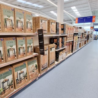 756-bandm-turner-rise-store-26