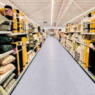 761-bandm-cardiff-store-opening-15