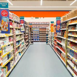 763-bandm-glenrothes-store-opening-8