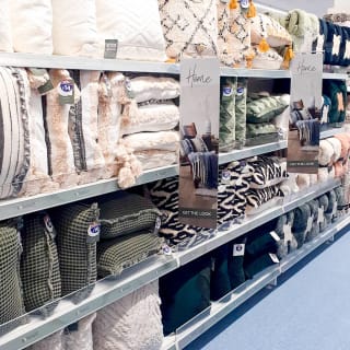 765-bandm-huyton-store-10