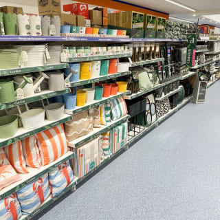 776-bmstores-gunness-store-opening-20