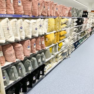 776-bmstores-gunness-store-opening-30