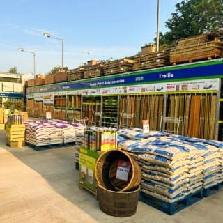 780-bmstores-widnes-2