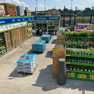 781-bmstores-barrhead-garden-centre-images-12