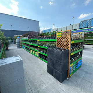 781-bmstores-barrhead-garden-centre-images-4