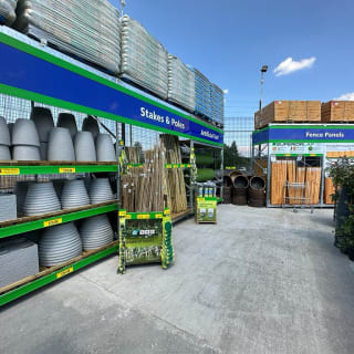 781-bmstores-barrhead-garden-centre-images-5