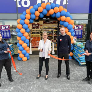781-bmstores-barrhead-store-with-garden-centre-opening-ribbon-cutting-2