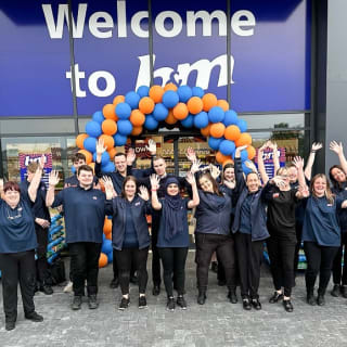 781-bmstores-barrhead-store-with-garden-centre-opening-team-2