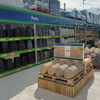 784-bmstores-reading-brunel-store-with-garden-centre-2