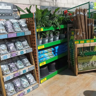 784-bmstores-reading-brunel-store-with-garden-centre-9