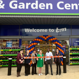 784-bmstores-reading-brunel-store-with-garden-centre-ribbon-2