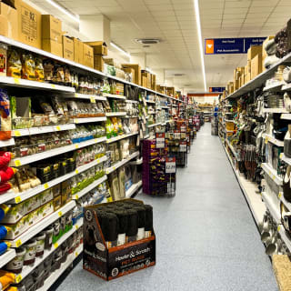 789-bmstores-camberley-instore-8