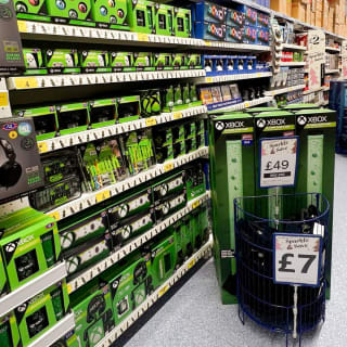 792-bmstores-teeside-park-store-opening-7