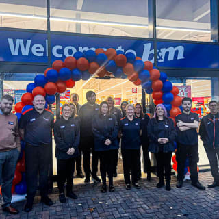 792-bmstores-teeside-park-store-opening-team-2