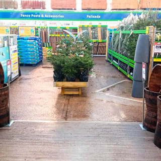 796-bmstores-faraday-garden-centre-5