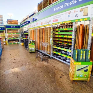 796-bmstores-faraday-garden-centre-7