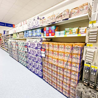 801-bmstores-hawley-road-store-opening-13