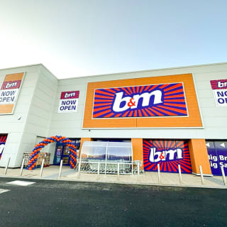 801-bmstores-hawley-road-store-opening-21