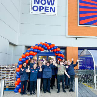 801-bmstores-hawley-road-store-opening-23