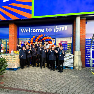 806-bmstores-franklin-store-opening-outside-3