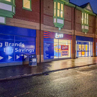 808-bmstores-stourbridge-store-opening-48