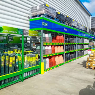 811-bmstores-banbury-store-with-garden-centre-2024-03-16-11