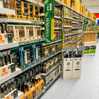 811-bmstores-banbury-store-with-garden-centre-2024-03-16-44