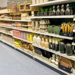 811-bmstores-banbury-store-with-garden-centre-2024-03-16-55