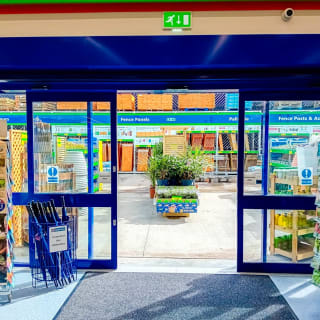 811-bmstores-banbury-store-with-garden-centre-2024-03-16