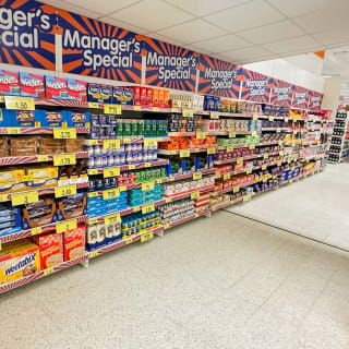 812-bmstores-front-street-store-opening-10