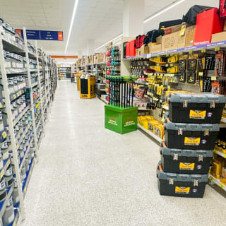 812-bmstores-front-street-store-opening-16