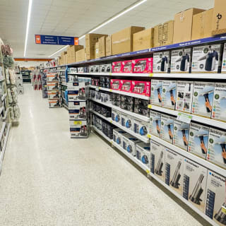 812-bmstores-front-street-store-opening-17