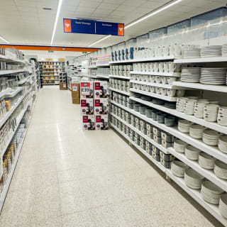 812-bmstores-front-street-store-opening-23