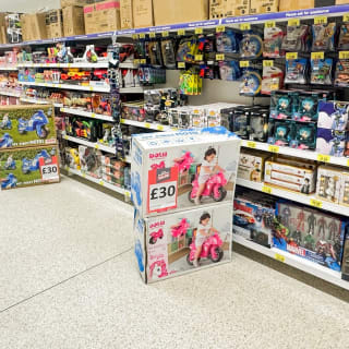 812-bmstores-front-street-store-opening-29