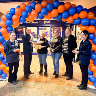 812-bmstores-front-street-store-opening-4