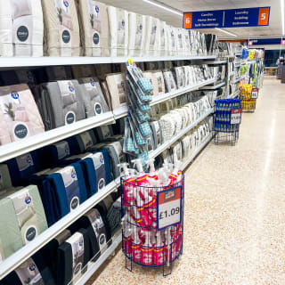 813-bmstores-mildenhall-store-2024-04-06-15