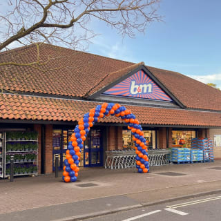 813-bmstores-mildenhall-store-front