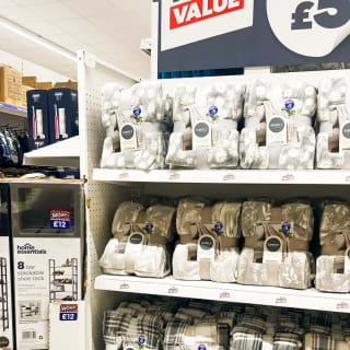 814-bmstores-thamesmead-store-opening-14