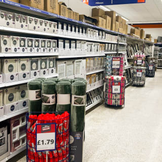 814-bmstores-thamesmead-store-opening-55