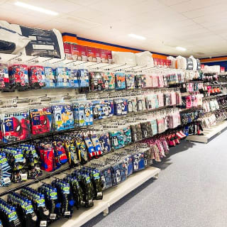 816-bmstores-the-galleries-washington-store-opening-17