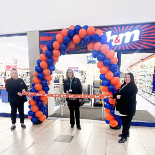 816-bmstores-the-galleries-washington-store-opening-4