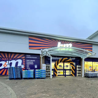 824-bmstores-chesterfield-clowne-store-front-1601-2024-02-17