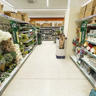 824-bmstores-clowne-store-opening-12