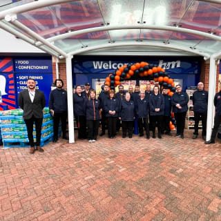 824-bmstores-clowne-store-opening-25